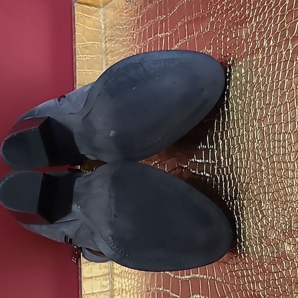 Ivanka Trump  Filoer suede leather ankle boots, size 9M, charcoal gray/black - Picture 7 of 8